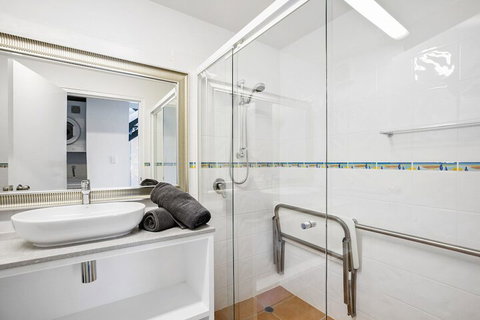 Galleries - 1/28 Peregian Esplanade - Peregian Beach - Holiday Find 7