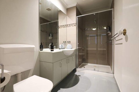 Extra Large 2 Bedroom Apartment In Melbournes Southbank - Holiday Find 2