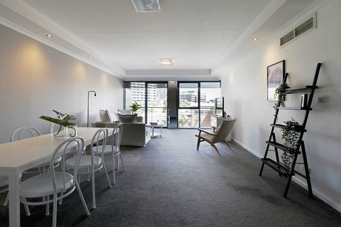 Extra Large 2 Bedroom Apartment In Melbournes Southbank - Holiday Find 4
