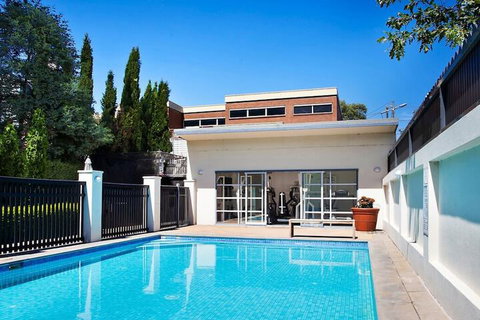 Extra Large 2 Bedroom Apartment In Melbournes Southbank - Holiday Find 1