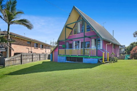 Chalet By The Sea, 10 Pelican Street, Peregian Beach - Holiday Find 0