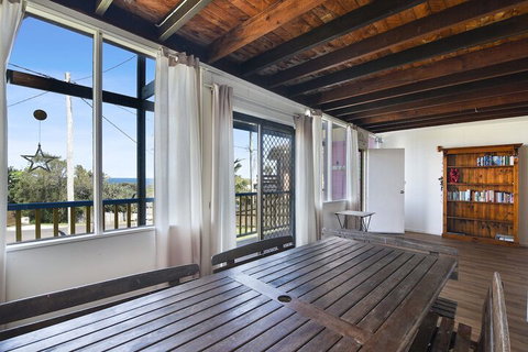 Chalet By The Sea, 10 Pelican Street, Peregian Beach - Holiday Find 4