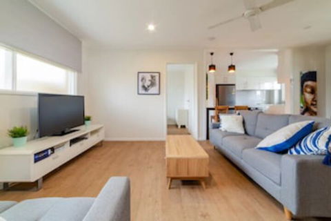 Peaceful 3 Bedroom Apartment In Ascot - Holiday Find 0