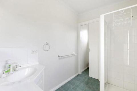 THE BEACH HIVE PET FRIENDLY (OUTSIDE ONLY) INLET SIDE - Holiday Find 5