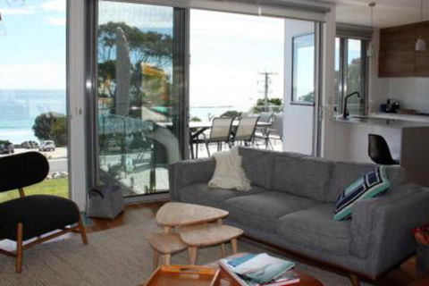 BEACHHOUSE BINALONG Luxury Waterfront Holiday House At Bay Of Fires - Holiday Find 3