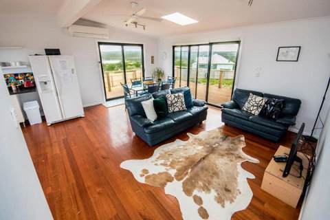 Ocean View Getaway - Holiday Find 3