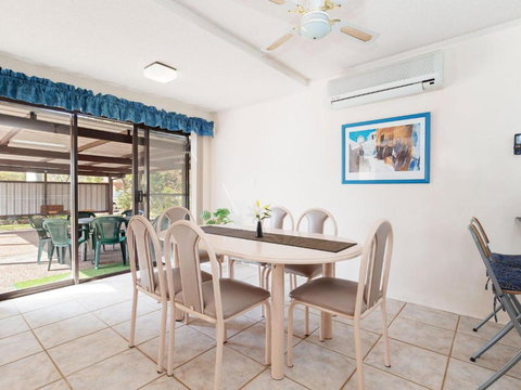 Casa Mia 1 / 8 Catalina Close Between Little Beach & Shoal Bay Beach - Holiday Find 2