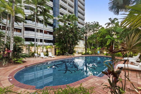 Luxury PoolSide Apartment In Beachfront - Holiday Find 3