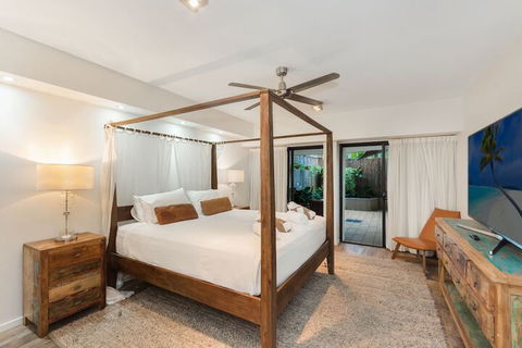 Luxury PoolSide Apartment In Beachfront - Holiday Find 6