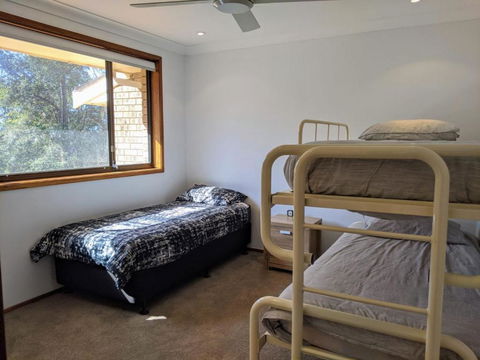 DAVIES STREET 3 / 14 MOLLYMOOK - Holiday Find 6