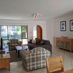 DAVIES STREET 3 / 14 MOLLYMOOK - Holiday Find 0