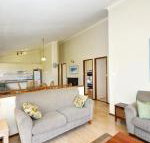 Pet Friendly on Pelican Close to Myall River - Holiday Find