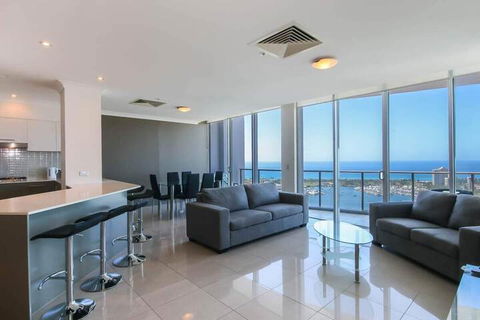 Spacious 3 Bedroom Apartment On The 39th Floor With Pool - Holiday Find 4