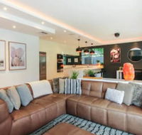 Spacious 2 Bedroom Apartment in Ascot With Large Private Garden - Holiday Find