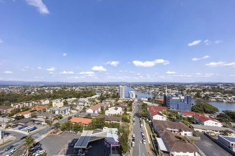 Oaks Gold Coast Hotel - Holiday Find 5