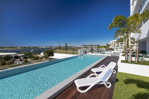 Sky Broadwater Apartments - Holiday Find 5
