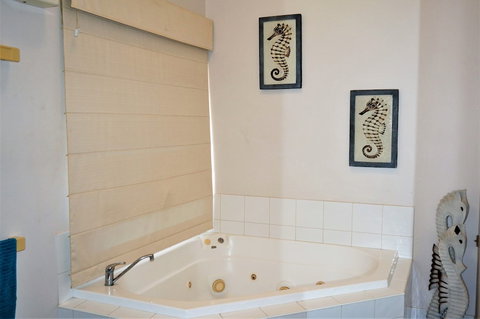 Osprey Holiday Village Unit 213 / 1 Bedroom - Holiday Find 6