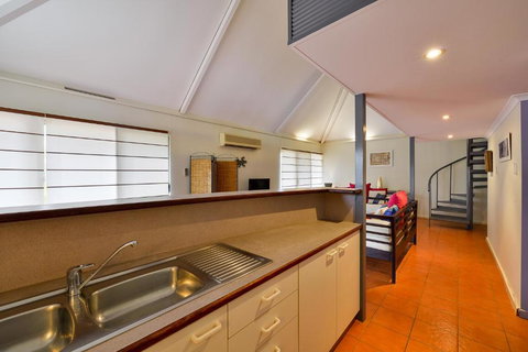 Osprey Holiday Village Unit 112 Vibrant 3 Bedroom Holiday Villa With A Pool In The Complex - Holiday Find 5