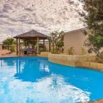 Osprey Holiday Village Unit 106 Trendy 3 Bedroom Holiday Villa With A Pool In The Complex - Holiday Find 1