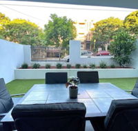 Ascot Apartments - Holiday Find