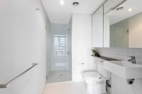 FARINA, 1BDR Docklands Apartment - Holiday Find 1