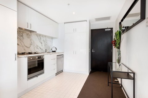 FARINA, 1BDR Docklands Apartment - Holiday Find 4