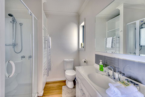 Harbour Master - Holiday Find 4