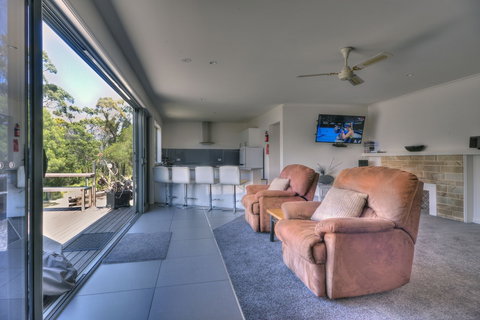 Harbour Master - Holiday Find 6