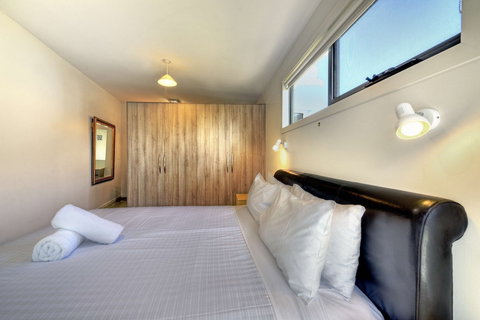 Oystercatcher - Holiday Find 2