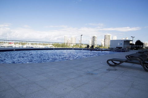 Pelicanstay In Southport Gold Coast - Holiday Find 6