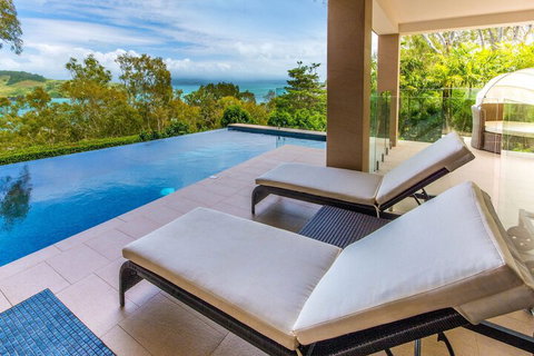 Retreat Hamilton Island - Holiday Find 0