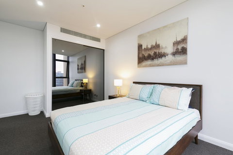 High-End Riverside Home - Holiday Find 4