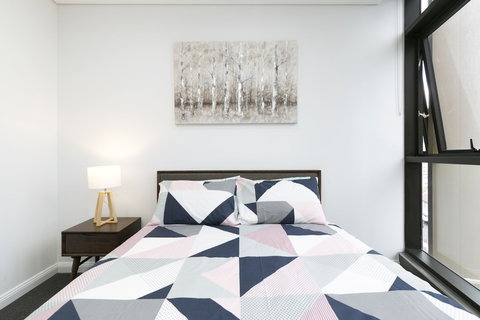 High-End Riverside Home - Holiday Find 6