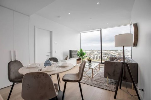 Delightful 2BR Riverview@docklands - Holiday Find 6