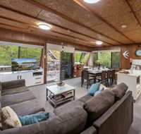 Boats And Bedzzz Houseboat Stays  Renmark River Villas - Holiday Find