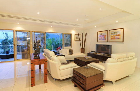 Le Jarden Penthouse Airlie Beach - Holiday Find 6