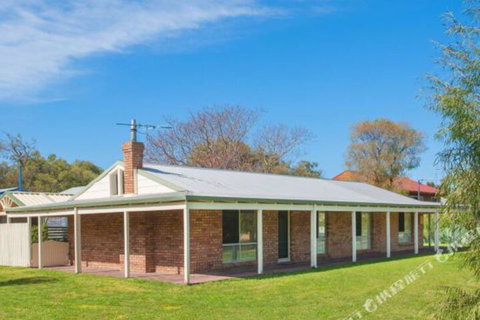 Dunsborough Holiday Homes Lens Lair Quindalup - Holiday Find 1