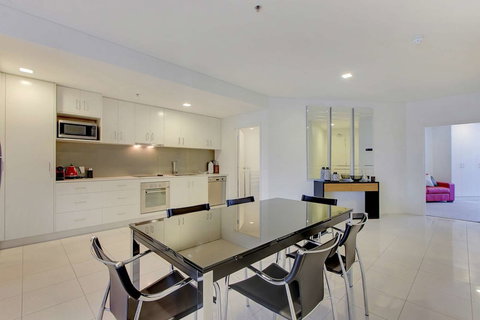 Executive Suite Adelaide CBD - Holiday Find 4