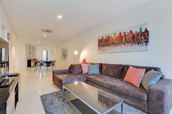 Executive Suite Adelaide CBD - Holiday Find 6
