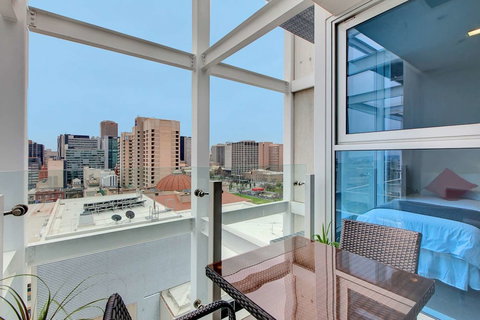 Executive Suite Adelaide CBD - Holiday Find 1