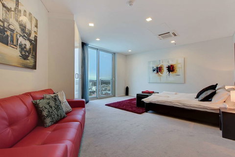 Executive Suite Adelaide CBD - Holiday Find 2