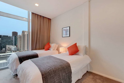 Executive Suite Adelaide CBD - Holiday Find 3