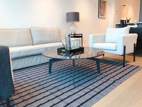 CBD Amazing View 2 Bedrooms Apartments - Holiday Find 4