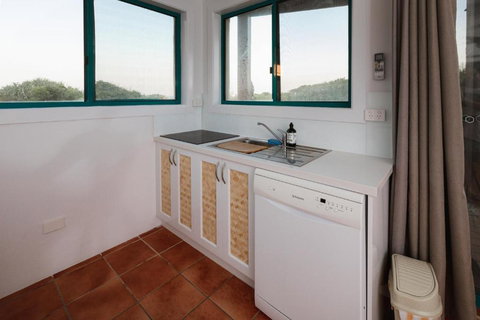 White Waves On The Beach - Holiday Find 6