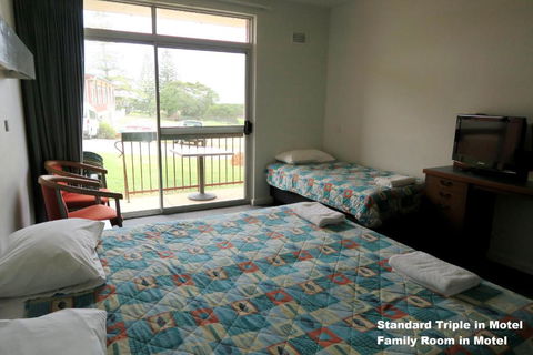 Tathra Hotel & Motel - Holiday Find 1