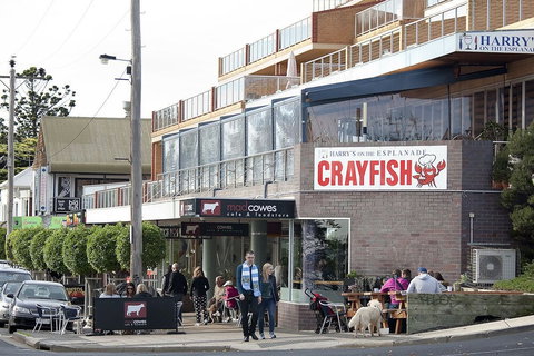 La Mer Sea View Apartment - Holiday Find 6