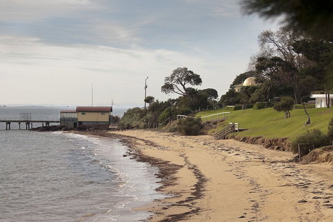 La Mer Sea View Apartment - Holiday Find 3