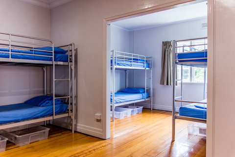 Joes Place Backpackers - Holiday Find 1