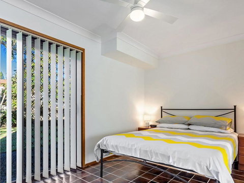 Catalina 12 Holiday House Walk To Beaches - Holiday Find 3