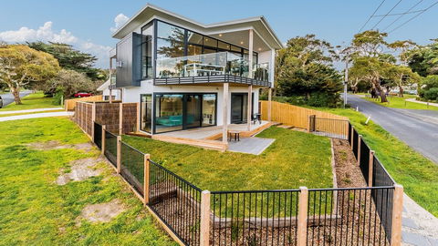 Sweeping Views Free Wifi & Netflix PET Friendly - Holiday Find 0